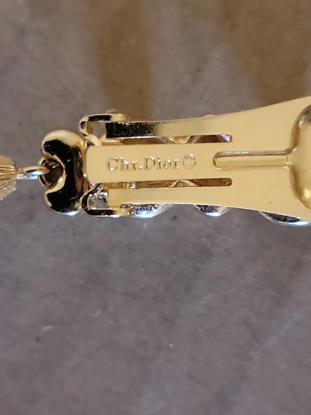 Authentic Vintage Dior Long Teardrop Pearl Drop Dangle Gold Clip-On Earrings - Picture 7 of 7